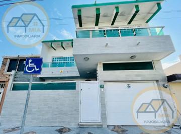 Casa · 297m² · 4 Recámaras · 2 Estacionamientos · Casa en Venta en Frac. Costa Verde