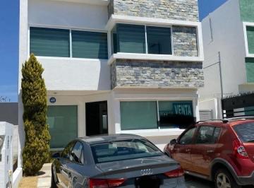 Casa en condominio · 3 Recámaras · 2 Estacionamientos · Casa en Venta en El Mirador, Querétaro