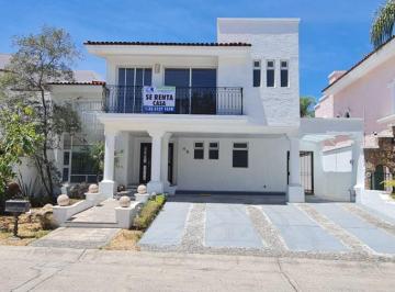 Casa en Renta de 5 habitaciones Puerta de Hierro · Casa con 450 m² Superficie de Terreno, 5 Recámaras en Renta en Puerta de Hierro Trato Directo