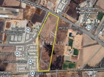 Terreno comercial , Celaya · Camino a San José: Terreno Habitacional en Esquina con Excelente Ubicación