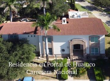 Casa de 4 habitaciones, Monterrey · Impecable Residencia Portal Huajuco Zona Herradura