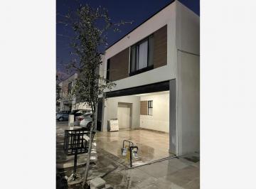 1 · Casa con 5 Recámaras en Triana