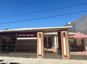 Casa de 4 habitaciones, Saltillo · Casa de 1 Planta en Venta en Los Doctores