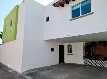 Casa · 178m² · 3 Recámaras · 2 Estacionamientos · Casa en Par Vial Jiutepec