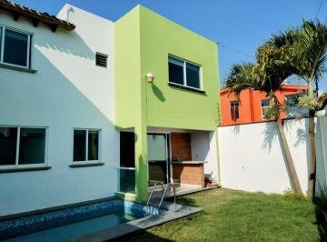 Casa · 178m² · 3 Recámaras · 2 Estacionamientos · Venta de Casa en Zona de Par Vial en Jiutepec, Morelos