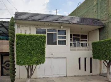 Casa de 3 habitaciones, Nezahualcóyotl · Casa en Venta Muy Atractiva en Benito Juarez Nezahualcoyotl