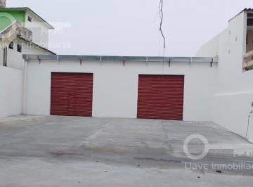 Bodega comercial · 302m² · 4 Estacionamientos · Bodega en Renta en Av Salvador Díaz Mirón, Col. Centro, Coatzacoalcos, Ver.