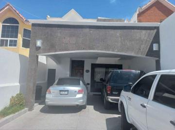 Casa · 242m² · 3 Recámaras · Venta de Casa Colinas del Valle