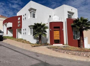 Casa · 3 Recámaras · 2 Estacionamientos · Renta de Casa en Valle del Ángel