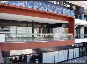 Local comercial · 160m² · Renta de Local en Plaza Platinum 614