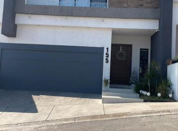 Casa · 268m² · 3 Recámaras · 1 Estacionamiento · Venta de Casa Fracc Torralba Equipada con Paneles Solares
