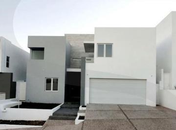 Casa · 426m² · 4 Recámaras · 2 Estacionamientos · - Venta de Casa en Bosques de San Francisco