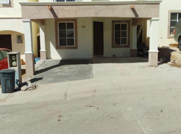 Casa · 3 Recámaras · 2 Estacionamientos · Casa - Condominio Santa Lucía