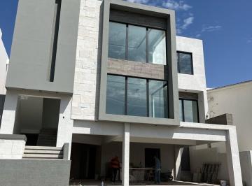 Casa · 546m² · 4 Recámaras · 3 Estacionamientos · Casa - Fraccionamiento Bosques de San Francisco
