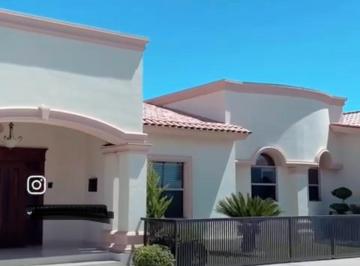 Casa · 460m² · 3 Recámaras · Venta de Residencia en Cd Delicias Chih