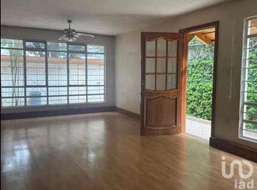 Casa · 338m² · 5 Recámaras · 4 Estacionamientos · Venta de Casa en La Colonia del Valle Sur, Calle Amores Cdmx