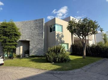 Casa en condominio · 481m² · 4 Recámaras · 4 Estacionamientos · Casa en Renta en Coto La Ceiba