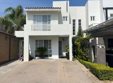 Casa en condominio de 4 habitaciones, León · Casa en Venta de 210 m² Fracc. Priv Los Carcamos 4 Rec. 3 Baños 1/2 3 Autos