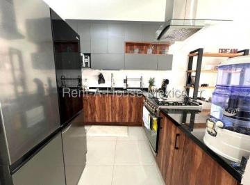 Casa de 3 habitaciones, El Marqués · Venta, Zibatá - Casa con Roof Garden, 3 Recámaras, y Estudio