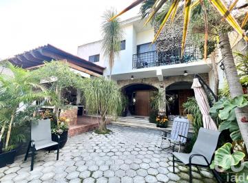 Casa · 312m² · 3 Recámaras · 4 Estacionamientos · Fraccionamiento Las Fincas Jiutepec, Morelos (Casa en Venta)