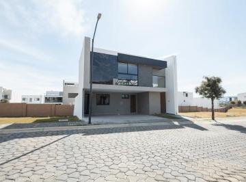 Casa · 361m² · 3 Recámaras · 3 Estacionamientos · Preventa de Casa en Parque Sofía