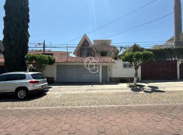 Casa de 6 habitaciones, Zapopan · Casa en Venta en Arcos de Guadalupe