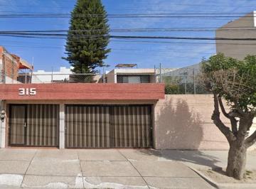 Casa de 4 habitaciones, San Luis Potosí · Casa en Venta en Las Aguilas 3ra Seccion, San Luis Potosi.