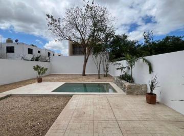 Casa de 3 habitaciones, Mérida · Casa con 3 Recamaras 355 m² Superficie de Terreno en Venta en Mérida