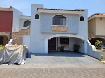 Casa en condominio de 3 habitaciones, Zapopan · Casa en Venta en Virreyes Residencial