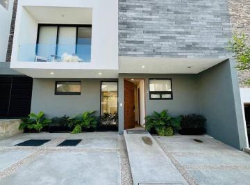 Casa · 263m² · 5 Recámaras · 2 Estacionamientos · Casa Isabela en Zibatá Querétrao