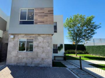Casa · 75m² · 2 Recámaras · 2 Estacionamientos · Casas en Venta en El Marqués