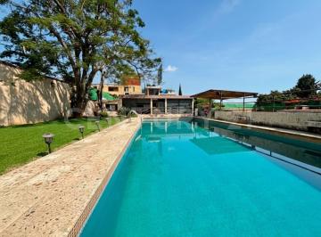 Casa · 380m² · 10 Recámaras · 8 Estacionamientos · Propiedad con Potencial Multifuncional en Cuernavaca