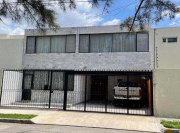 Casa de 4 habitaciones, Zapopan · ¡Excelente Oportunidad de Inversión en Una Casa Habitación Ubicada en Una de Las Zonas Más Exclusiva