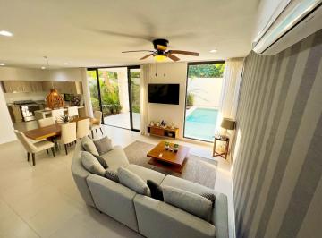 Casa · 203m² · 3 Recámaras · 2 Estacionamientos · Casa en Venta de 3 Recamaras en Venta en Playa del Carmen
