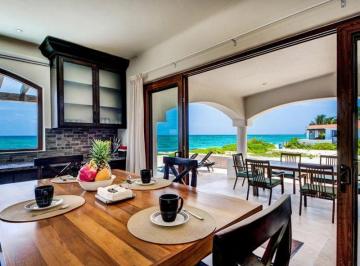 Casa · 185m² · 3 Recámaras · 2 Estacionamientos · Casa 3 Recamaras 2 Baños en Venta Frente Al Mar en Playacar Fase 1