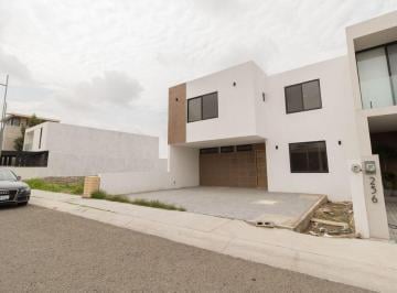 Casa · 266m² · 4 Recámaras · 3 Estacionamientos · Casa en Venta en Lomas de Juriquilla Querétaro