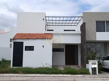Casa · 200m² · 3 Recámaras · 2 Estacionamientos · Casa en Venta Puntarena Celaya