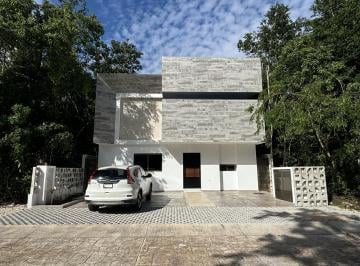 Casa · 285m² · 3 Recámaras · 2 Estacionamientos · Casa de 3 Recamaras 3 Baños en Venta en Ciudad Mayakoba Playa del Carmen
