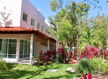 Casa · 103m² · 3 Recámaras · 2 Estacionamientos · Venta de Casa de 3 Recámaras en Residencial Playa del Carmen