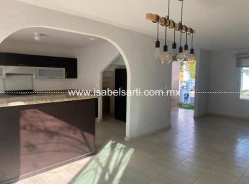 Casa · 148m² · 3 Recámaras · 2 Estacionamientos · Casa en Venta en Juriquilla Santa Fe