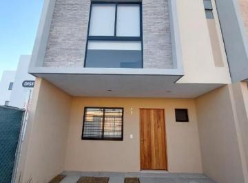 Casa · 122m² · 3 Recámaras · Amplia y Confortable Casa en Venta Muy Cerca de Periferico Sur por Av Colon