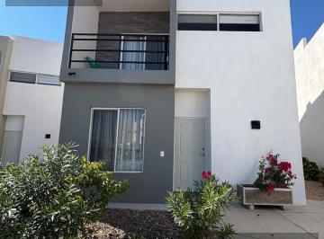 Casa · 121m² · 3 Recámaras · 2 Estacionamientos · Casa Montolivo
