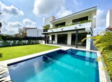 Casa · 410m² · 3 Recámaras · 2 Estacionamientos · Casa en Fraccionamiento Paraíso Country Club