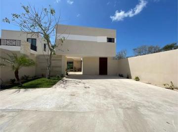 Casa de 3 habitaciones, Mérida · Casa en Venta en Privada Residencial Provincia