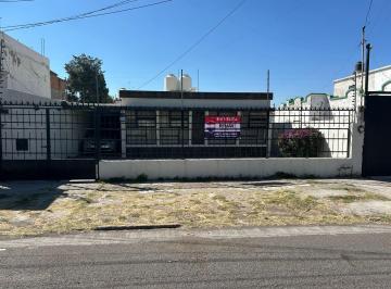 Casa · 166m² · 3 Recámaras · 1 Estacionamiento · Casa en Venta en Faja de Oro - (4)