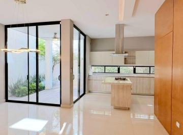 Casa de 3 habitaciones, Monterrey · Casa en Venta en Privada Chelsea