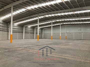 Bodega comercial · 6800m² · 15 Estacionamientos · Bodega Industrial en Toluca