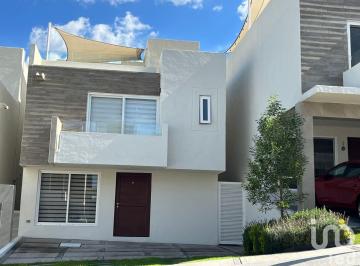 Casa · 190m² · 3 Recámaras · 2 Estacionamientos · Casa en Renta en Zibata