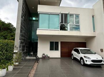 Casa de 4 habitaciones, Zapopan · Solares Casa en Venta Coto 2
