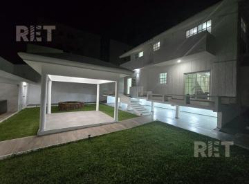 Casa · 600m² · 4 Recámaras · 2 Estacionamientos · Casa en Loma del Gallo